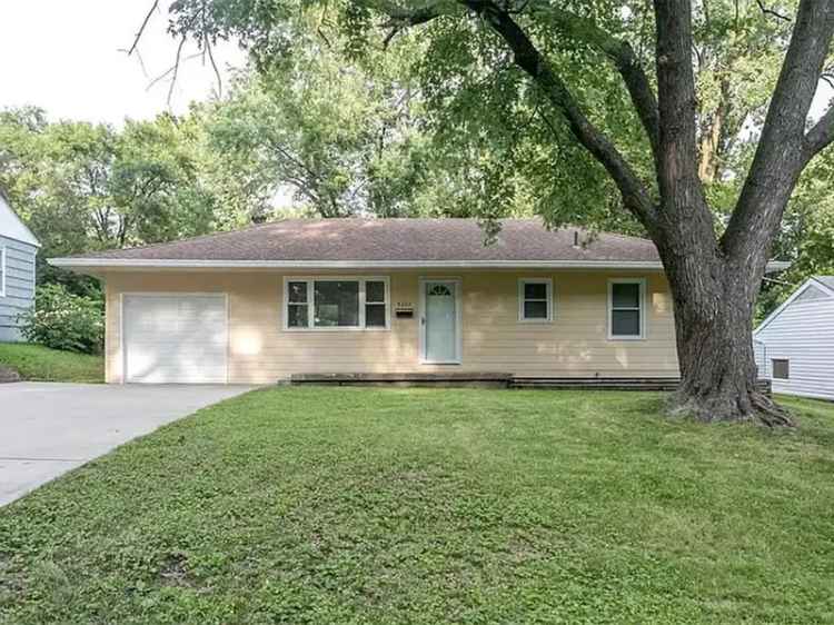 Rent 3 Bedroom Home in Kansas City with Modern Upgrades and Fenced Yard