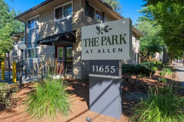 Rent Luxury Apartments Near Shopping and Dining at Park At Allen