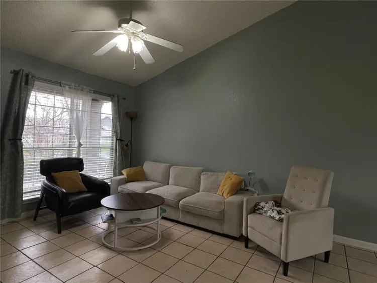 Buy Condo in North Austin with 2 Bedrooms and Private Backyard