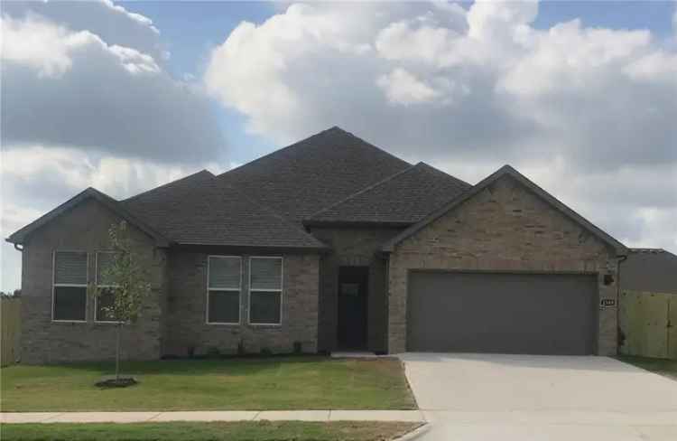 House For Sale in Lowell, Arkansas