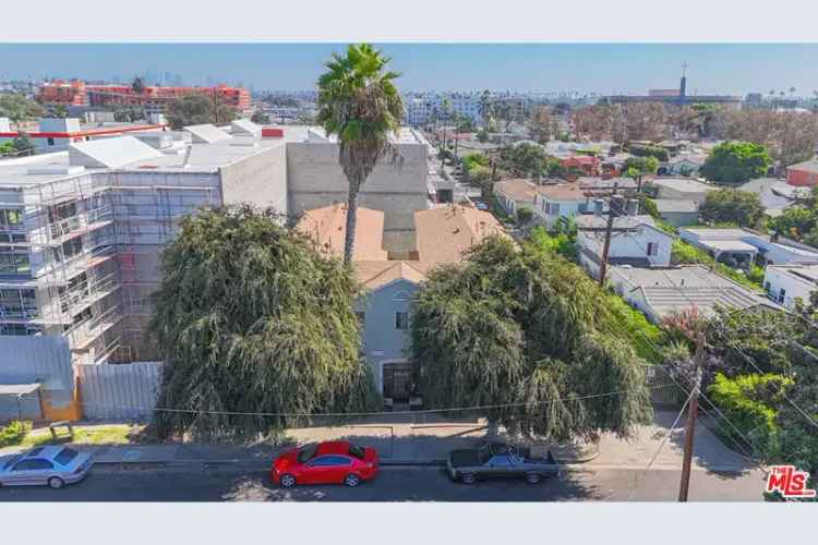 Rent apartment building in Los Angeles with secure units and great amenities