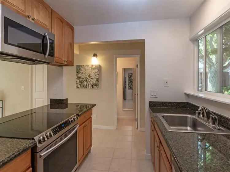 Townhouse for Rent in Silicon Valley with Modern Features