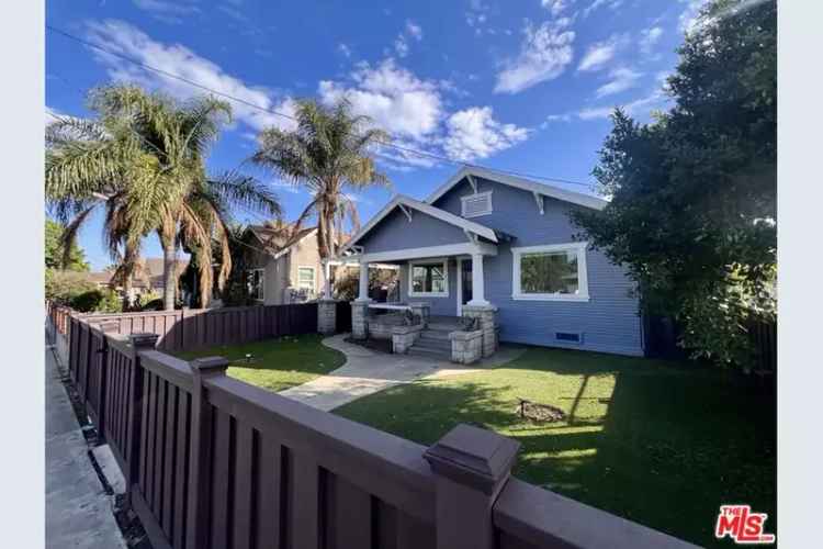 Buy Craftsman Style Home in San Pedro with Spacious Deck and Garage