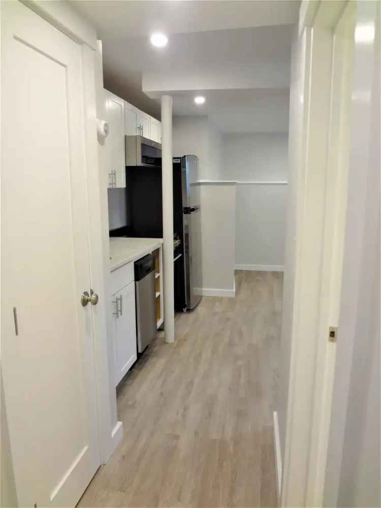 Rent Townhouse in Jamaica Plain with Updated Kitchen and Bathroom