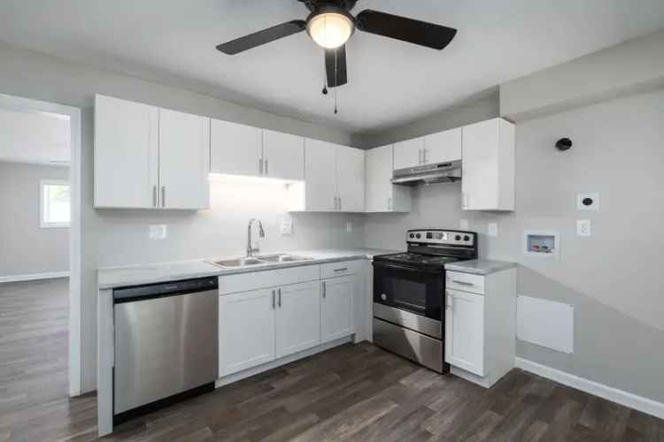 Rent Apartments Near Forsyth Technical College with Modern Features