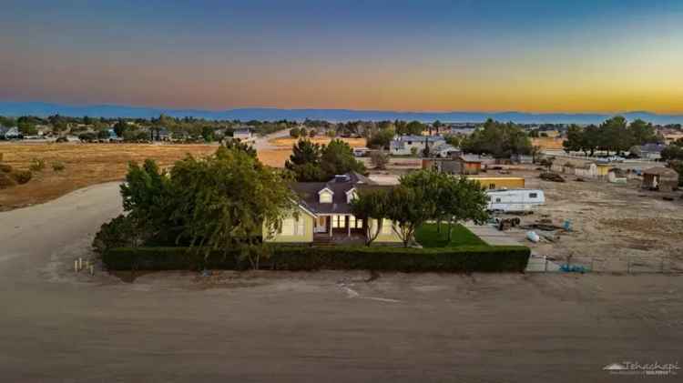 House For Sale in 7524, Elder Avenue, Rosamond, California