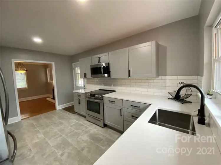 Rent Home in Quiet Neighborhood with Modern Features Near Uptown