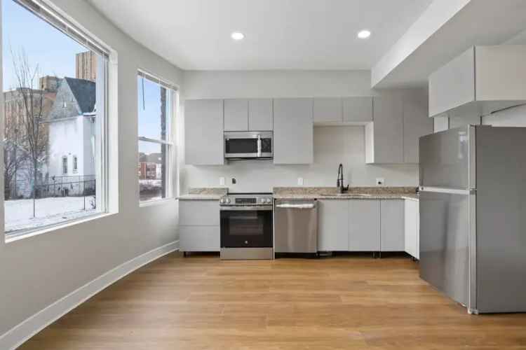 Rent Apartment Unit near Downtown with Modern Upgrades