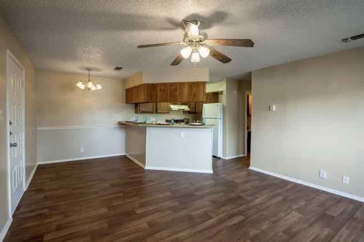 Rent Apartments in Greenbrier Park with Modern Amenities