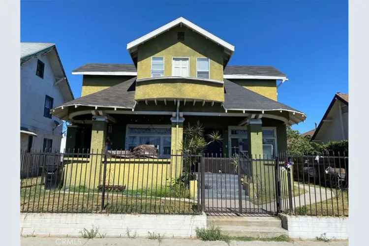 Invest in a Fourplex Close to USC and Downtown