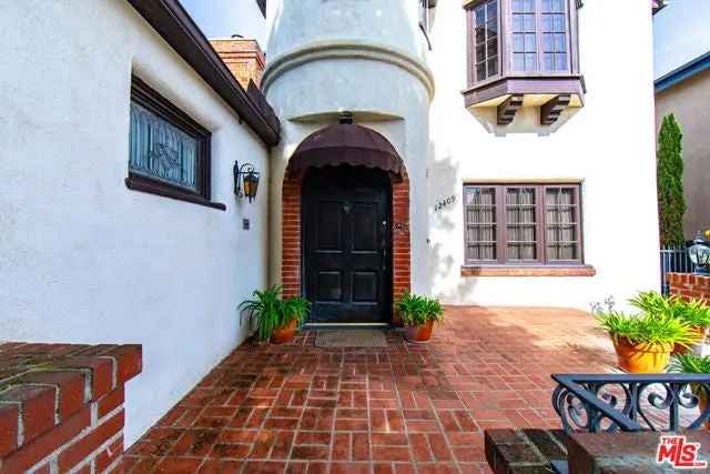 House For Sale in 12409, Helena Street, Los Angeles, California