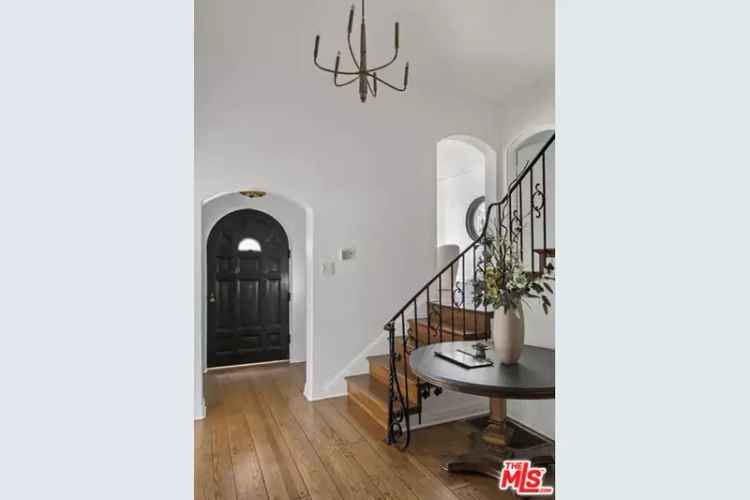 Buy House in Los Feliz with Garden and Panoramic Views