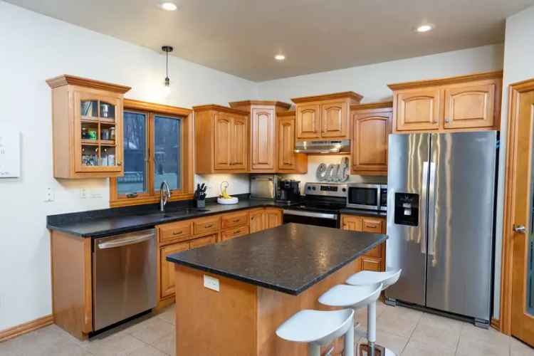 Rent Home in Desirable Neighborhood of Green Bay with Amenities