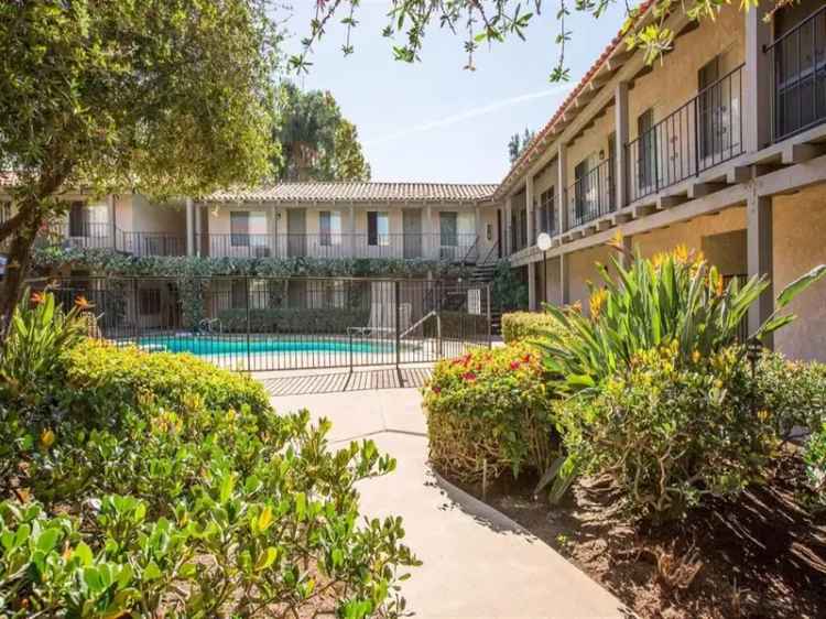 Rent Spacious One and Two Bedroom Apartments in Cypress with Amenities