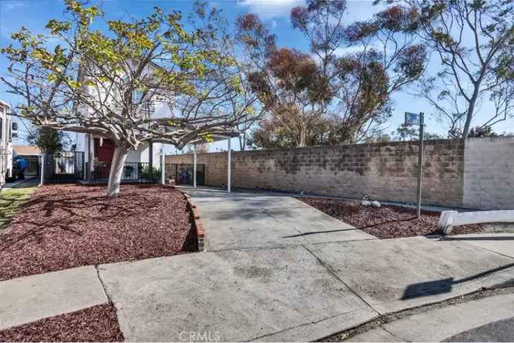 House For Sale in 2216, 5th Avenue, Los Angeles, California