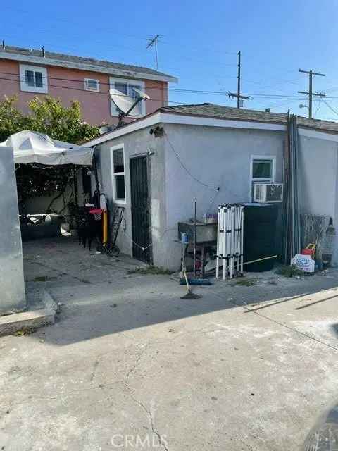 House For Sale in 9704, Graham Avenue, Los Angeles, California