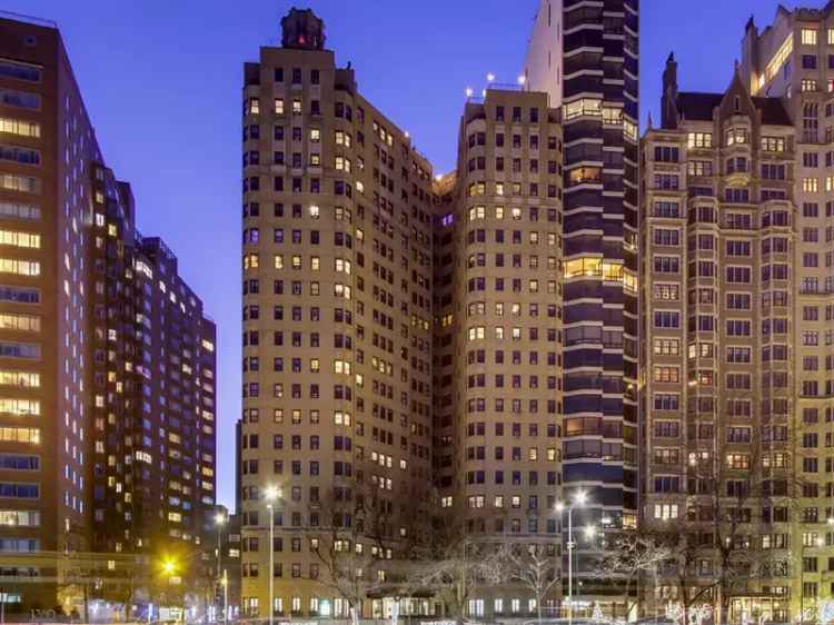 Rent Luxury Apartments in Chicago's Gold Coast with Stunning Views