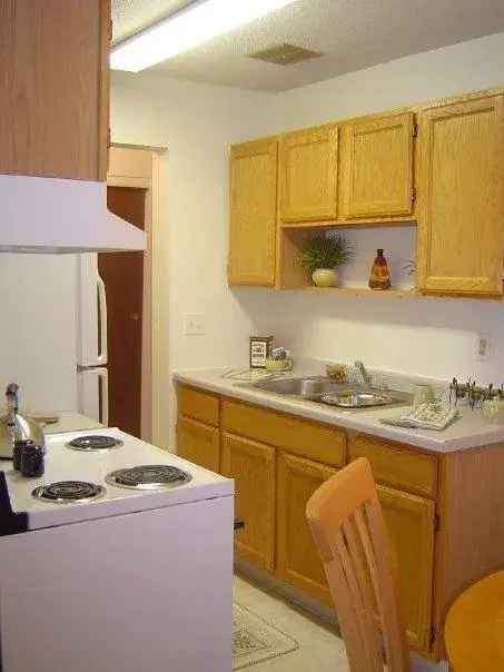 Rent Apartments in Oakdale MN with Spacious Living and Great Amenities