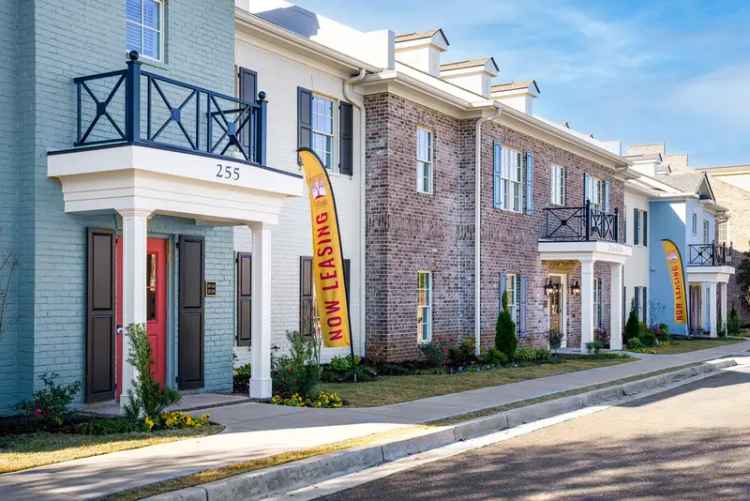 Luxury Rent Apartments in Aiken SC with Stunning Community Views