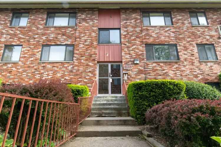 Rent Apartments at Edgewood Court in Pittsburgh with Modern Amenities