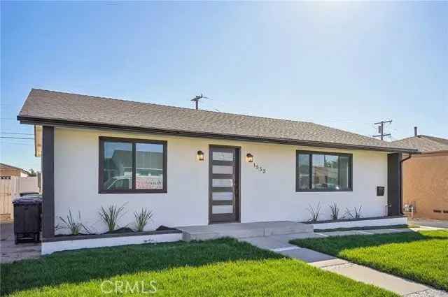 House For Sale in 1532, West 111th Place, California