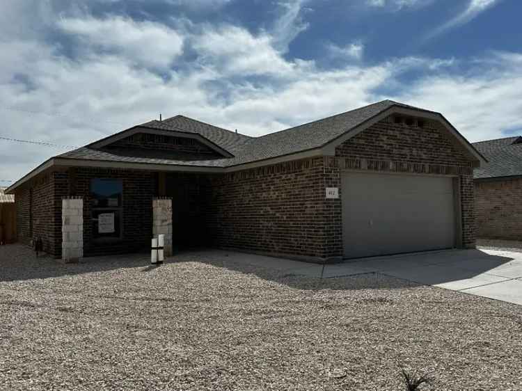 Rent Newly Constructed 3 Bedroom Home with Modern Amenities in Odessa