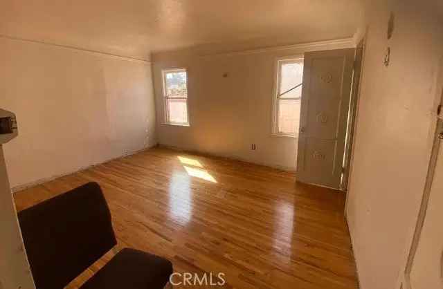 House For Sale in 1816, West 76th Street, Los Angeles, California