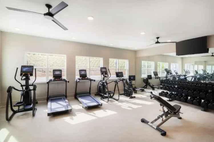 Rent Apartments with Modern Amenities Minutes from McDonough Square