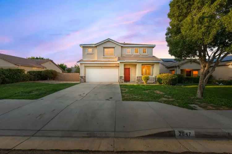 House For Sale in 2047, West Avenue H 8, Lancaster, California