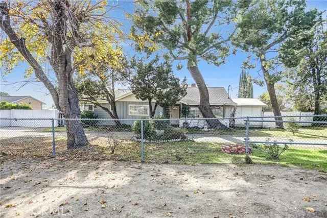 House For Sale in 13681, Fenton Avenue, Los Angeles, California