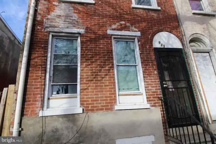 Invest in a 3 Bedroom Home in Wilmington Delaware with Great Potential