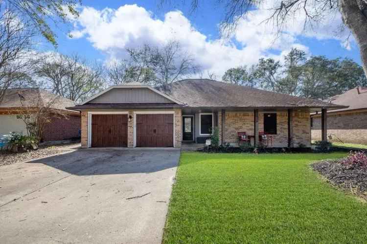 Buy Beautiful Home in Angleton with Spacious Living Room and Bar Room