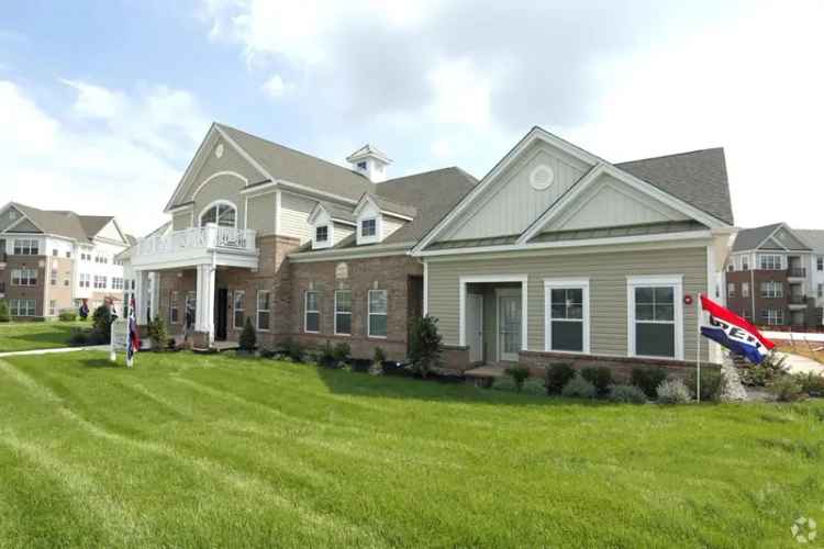 Rent Apartments in Brookhaven Lofts Somerset County with Pool and Clubhouse