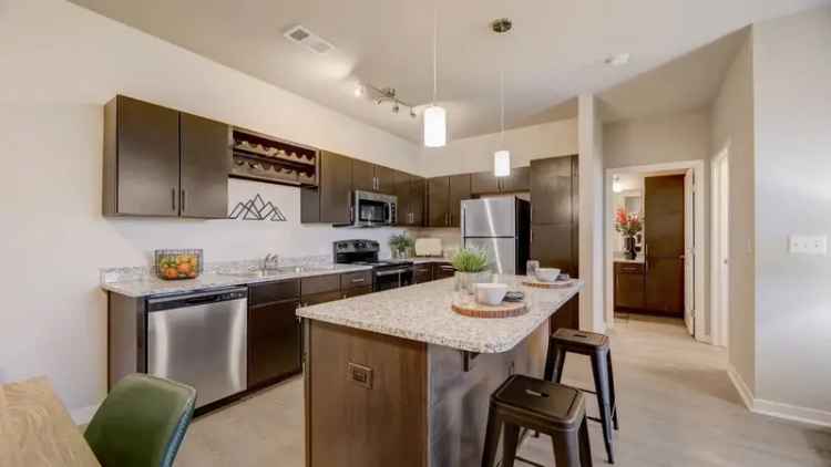 Luxury Apartments for Rent in Glendale with Resort-Style Pool