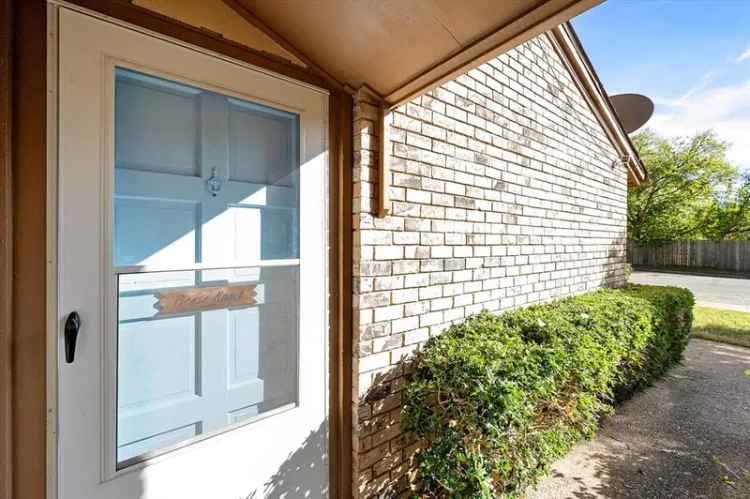 Rent Townhome in Arlington with Cozy Fireplace and Private Backyard