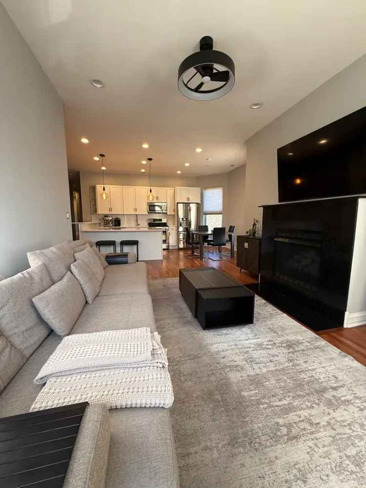 Rent 4 Bedroom Apartment Unit with Modern Updates