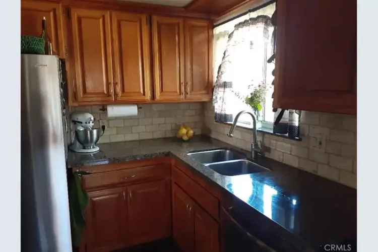 House For Sale in 8222, Redbush Lane, Los Angeles, California