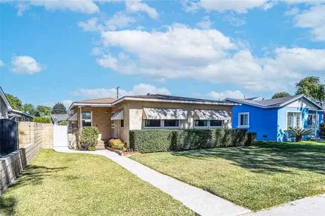 House For Sale in 327, East Ash Avenue, Fullerton, California