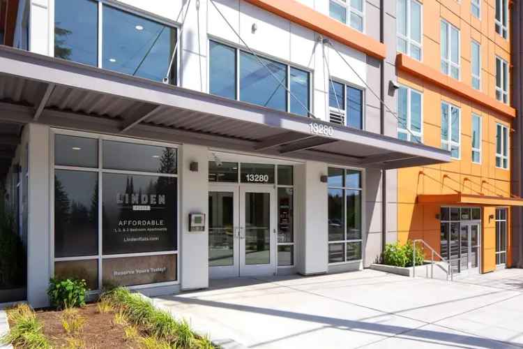 Rent Apartments in Seattle with Community Amenities and Bark Park