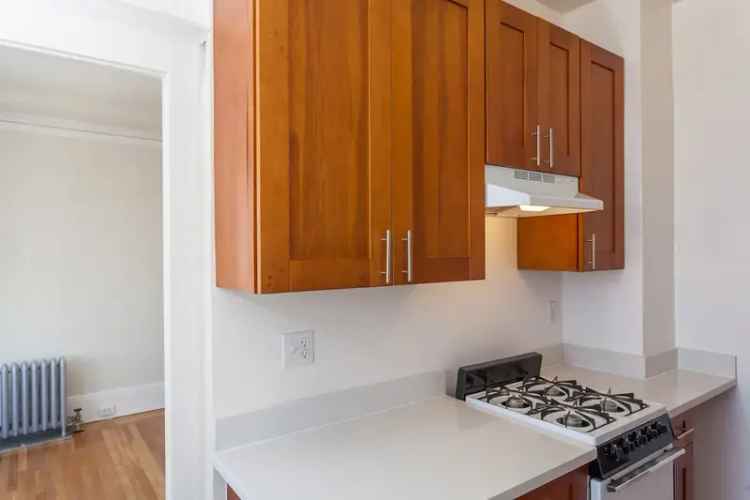 Rent South-Facing Apartments with Hardwood Floors Near Union Square