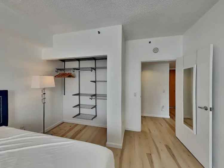 Rent Apartment Unit in Oakland with Great Location and Amenities