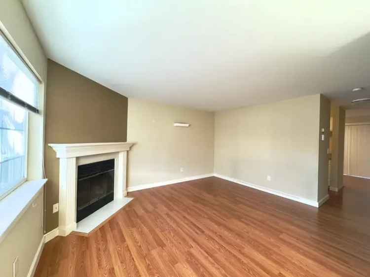 Rent Beautiful 2 Bedroom Townhouse in Everett with Modern Amenities