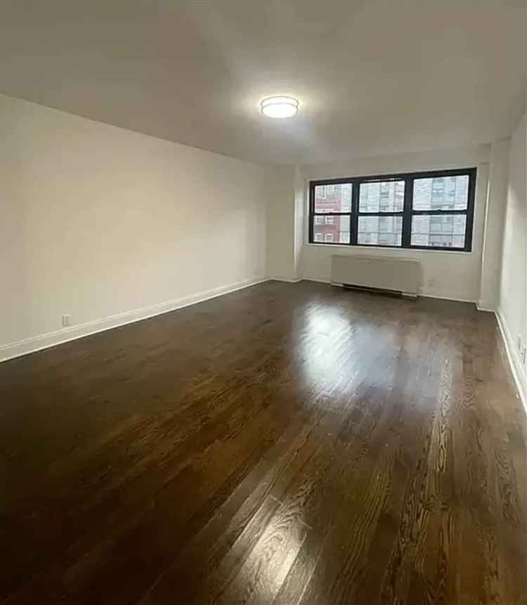 Rent Luxury 1 Bedroom Apartment in Charming Sutton Place Building