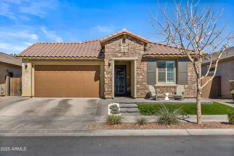 Luxury buy home in Queen Creek with pool and outdoor features