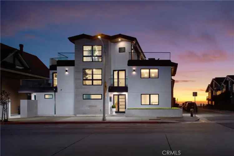 House For Sale in 106,106 1/2, 33rd Street, Newport Beach, California