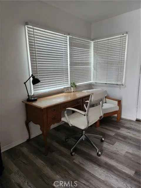 House For Sale in 6643, Kester Avenue, Los Angeles, California