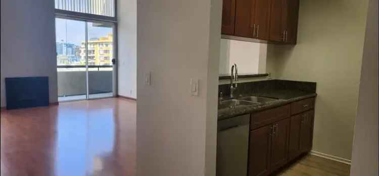 Rent 2 Bedroom Apartment Near DTLA with High Ceiling Features