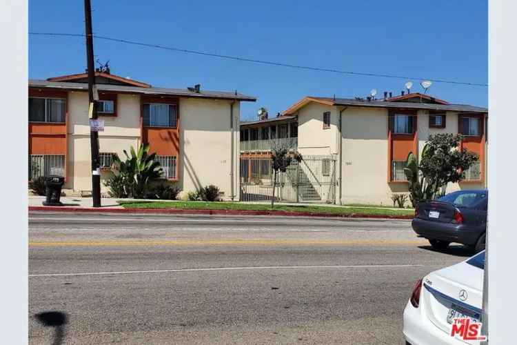 House For Sale in 7521, Crenshaw Boulevard, Los Angeles, California