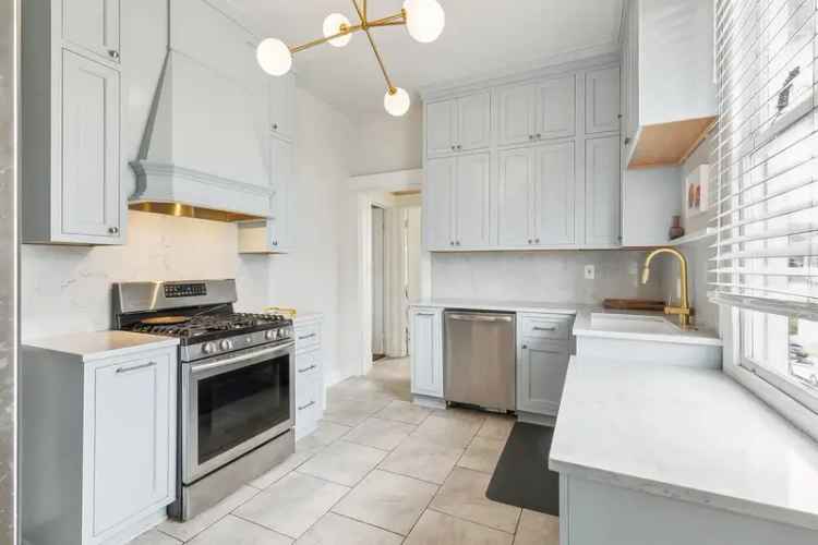 Rent Gorgeous Apartment Unit in Uptown with Modern Features