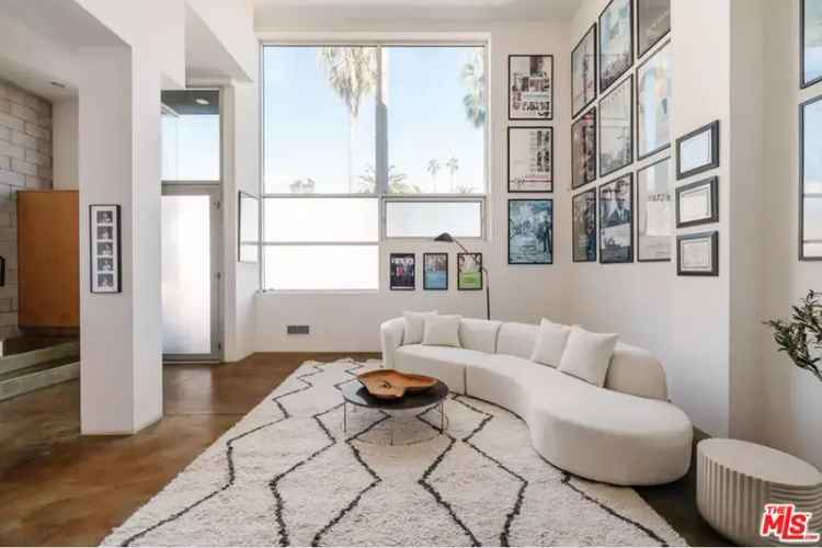 House For Sale in 1320, Abbot Kinney Boulevard, Los Angeles, California